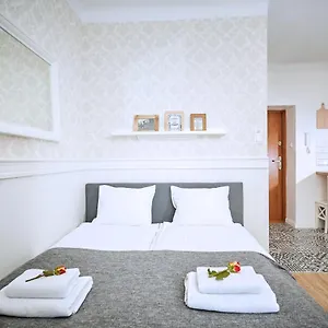 https://central-place-for-you-pl-bankowy.warsawhotelspoland.com