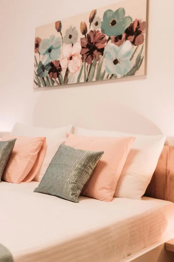 Apartments Fiorello Rijeka 0*,